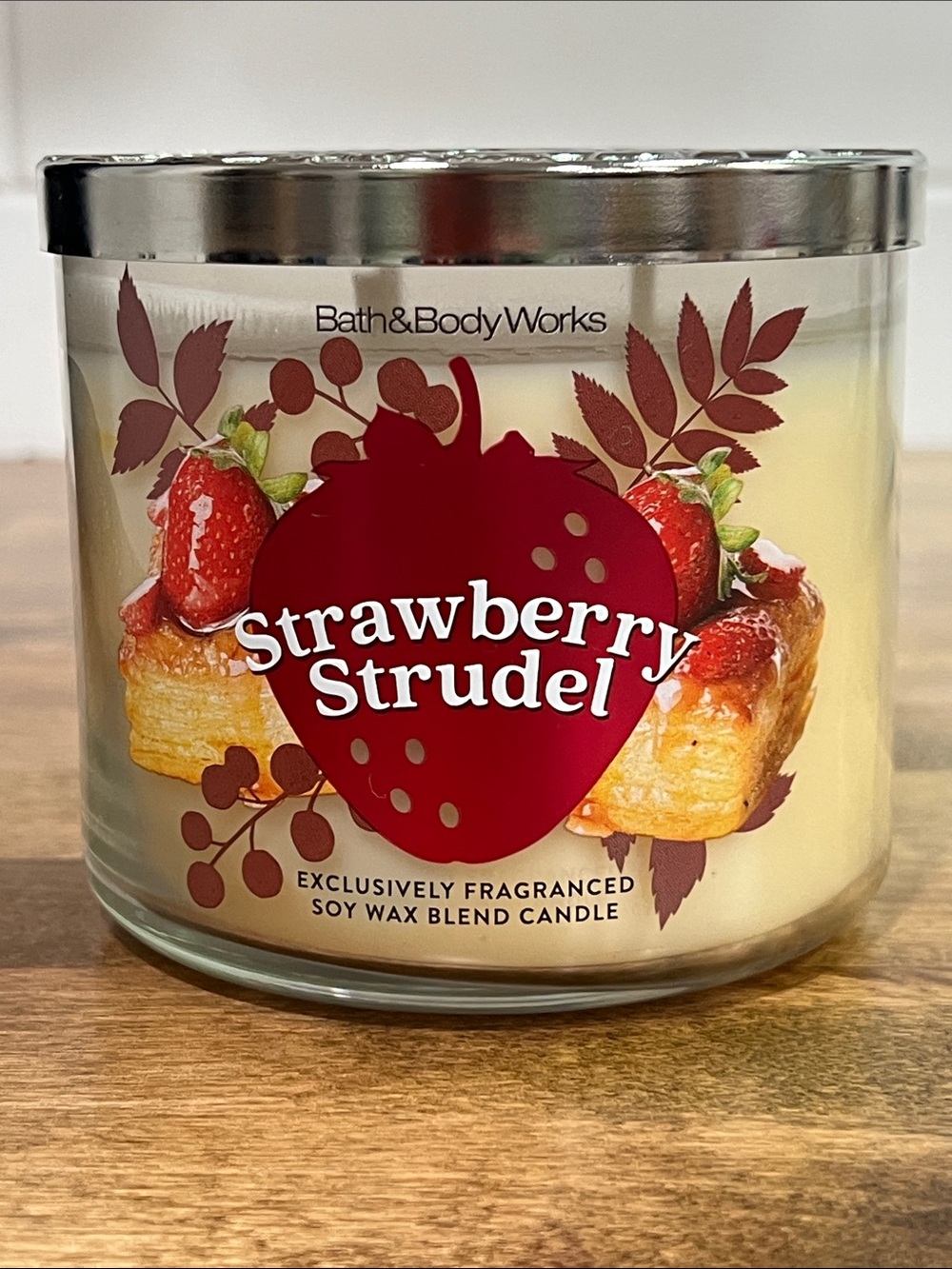 Bath & Body Works Strawberry Strudel Candle - Red & Cream